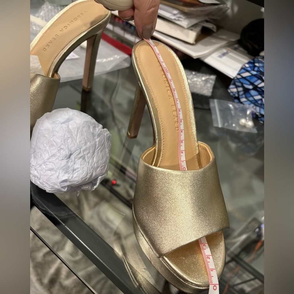 🆕 VERONICA BEARD 🧿 NWOB Dali Platform Mule - Light Gold - Size 6 - Picture 16 of 16